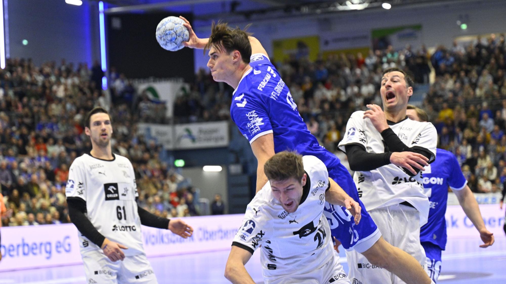 Handballer Miro Schluroff in einer Spielsituation.