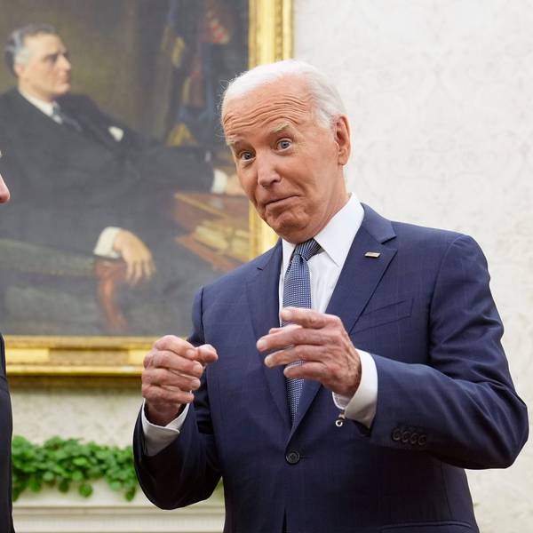 US-Präsident Joe Biden (r) spricht mit dem israelischen Ministerpräsidenten Benjamin Netanjahu im Oval Office des Weißen Hauses.