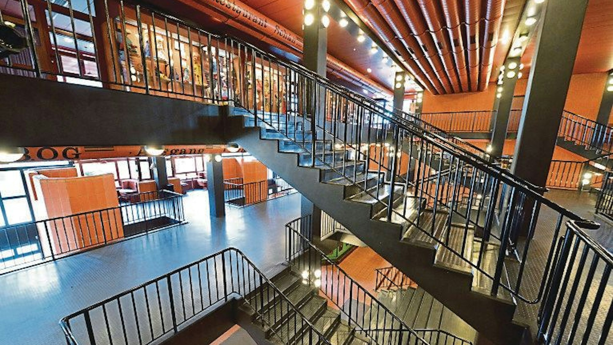 Zu sehen ist das Treppenhaus.