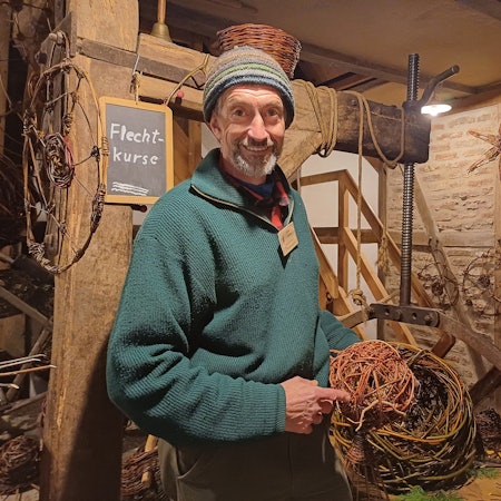 Klaus Klasen stellte seine Nisthilfen in der Mühle aus.