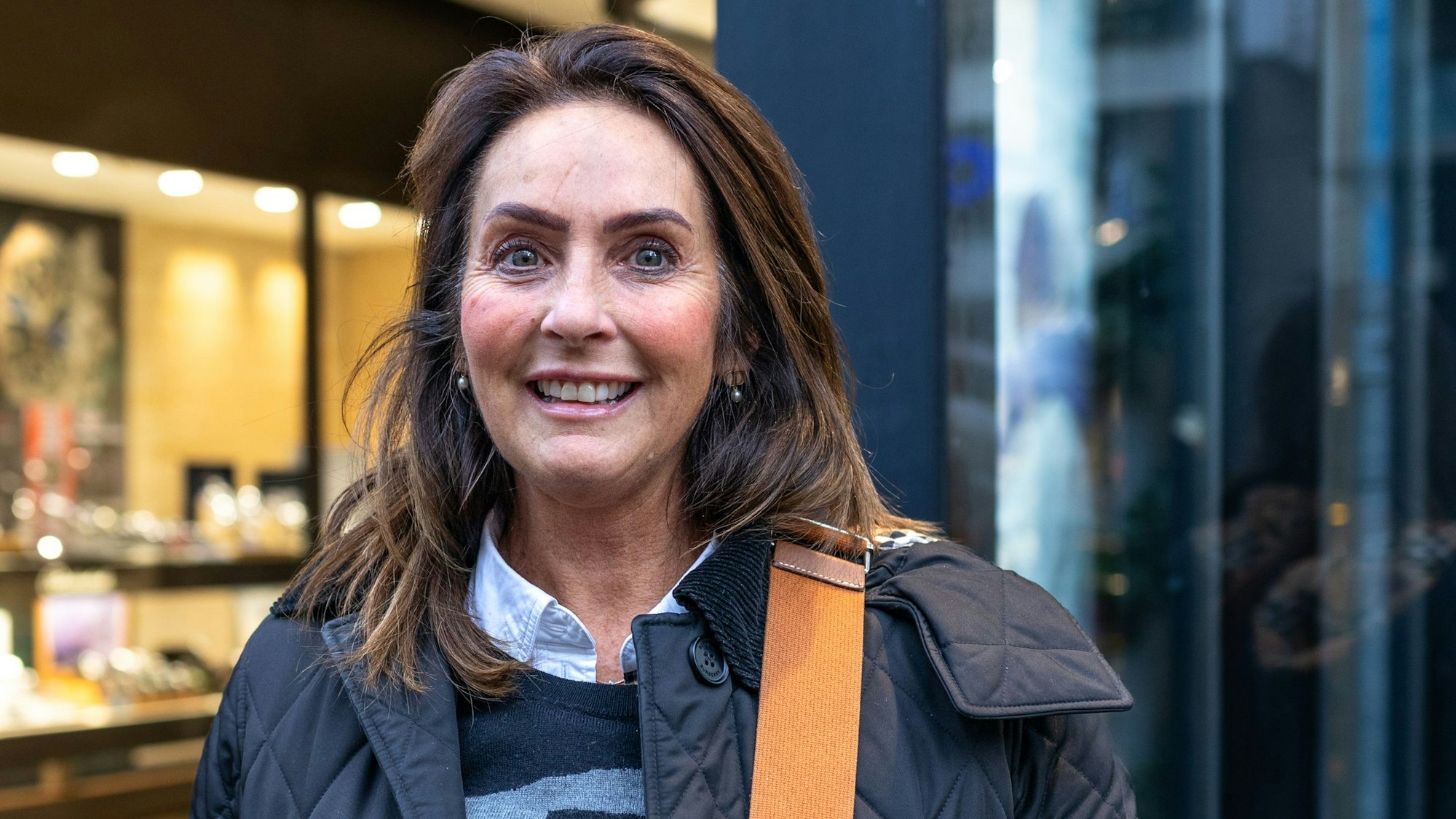 Marina Cairney (50) aus Newcastle in England ist zu Besuch in Köln.