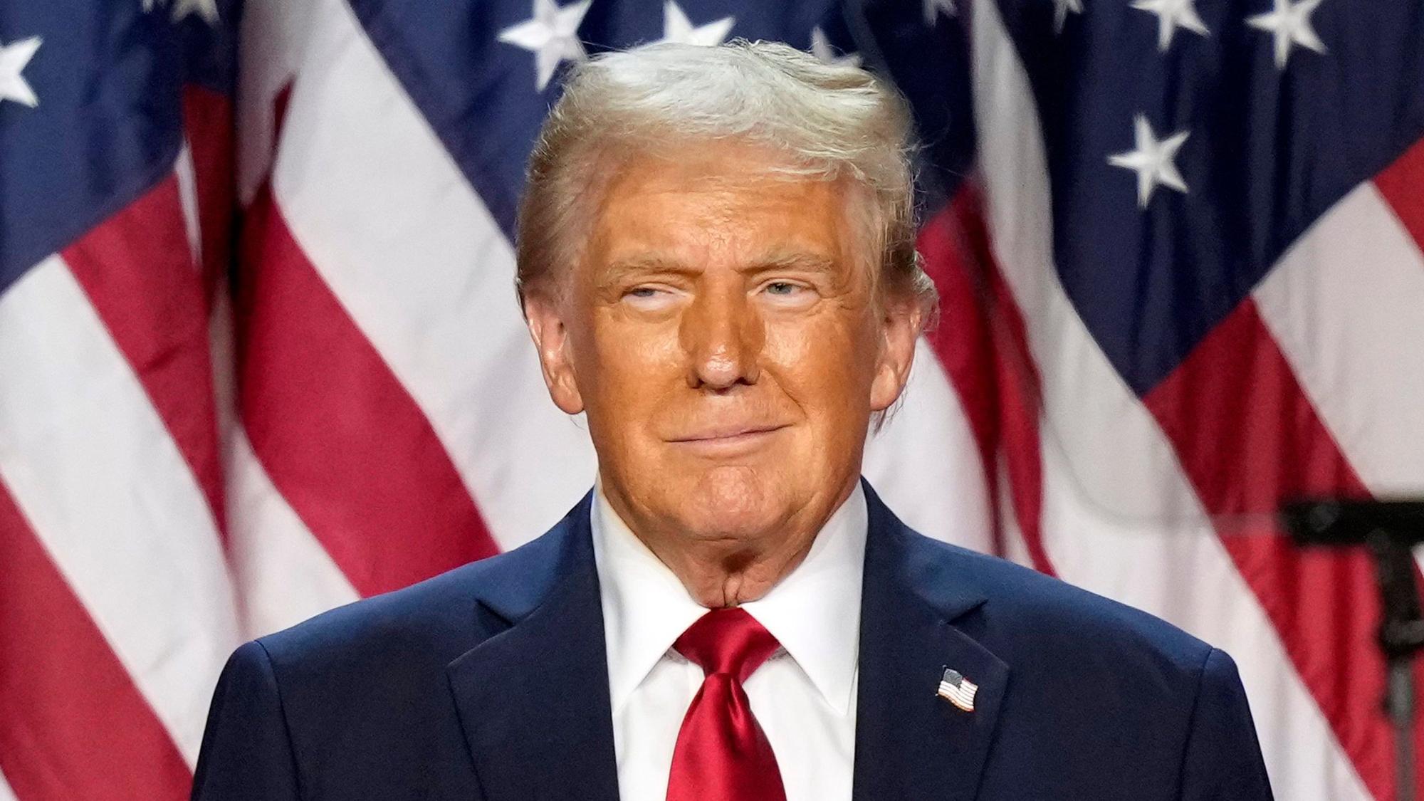 Der angehende US-Präsident Donald Trump bei einer Wahlparty am Mittwoch, 6. November 2024, in West Palm Beach, Florida.