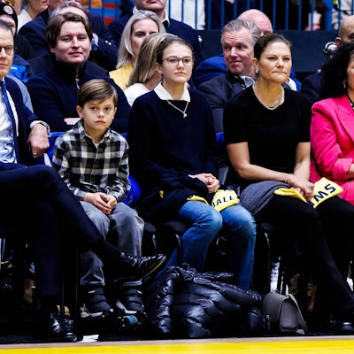 Prinz Daniel, Prinz Oscar, Prinzessin Estelle und Kronprinzessin Victoria von Schweden während des FIBA EuroBasket 2025-Qualifikationsspiels der Gruppe D zwischen Schweden und Deutschland.