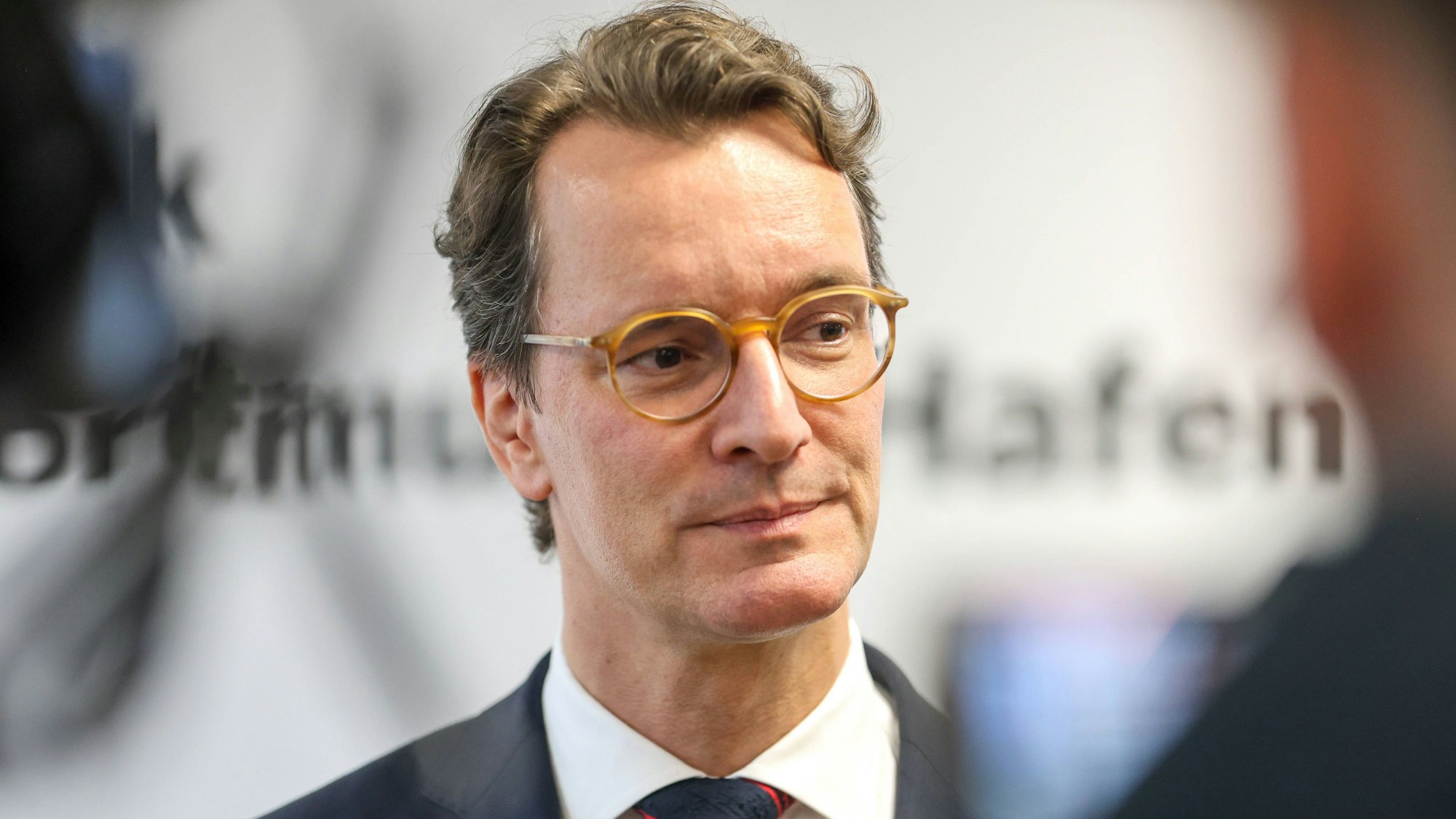 Hendrik Wüst CDU, Ministerpräsident des Landes Nordrhein-Westfalen im Porträt während einer Veranstaltung.