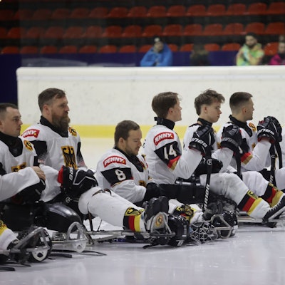 Szene einer Para-Eishockey-Nationalmannschaft