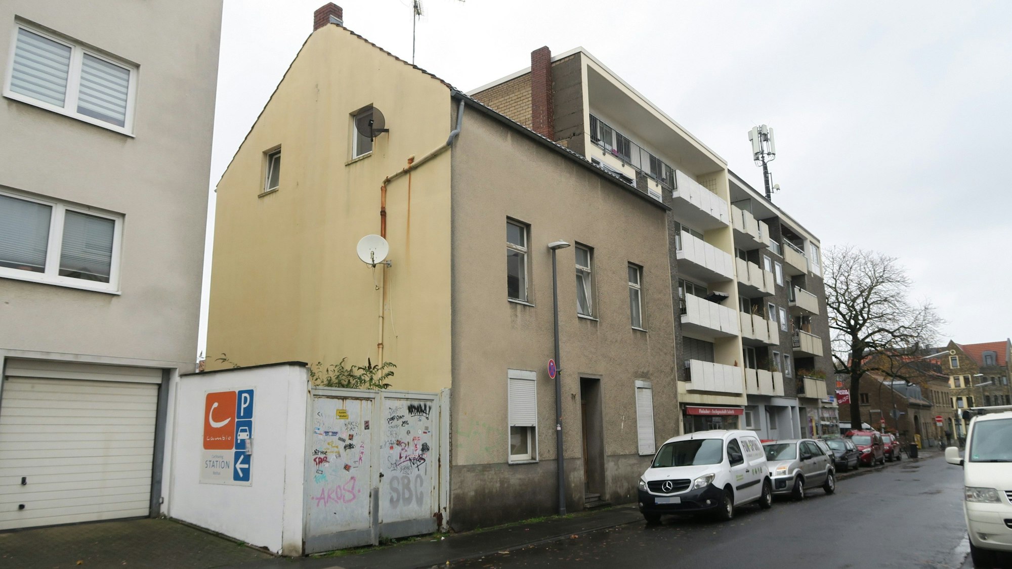 Mit dem jetzigen Haus in der Rochusstraße 79 wird man keinen Schönheitspreis gewinnen.