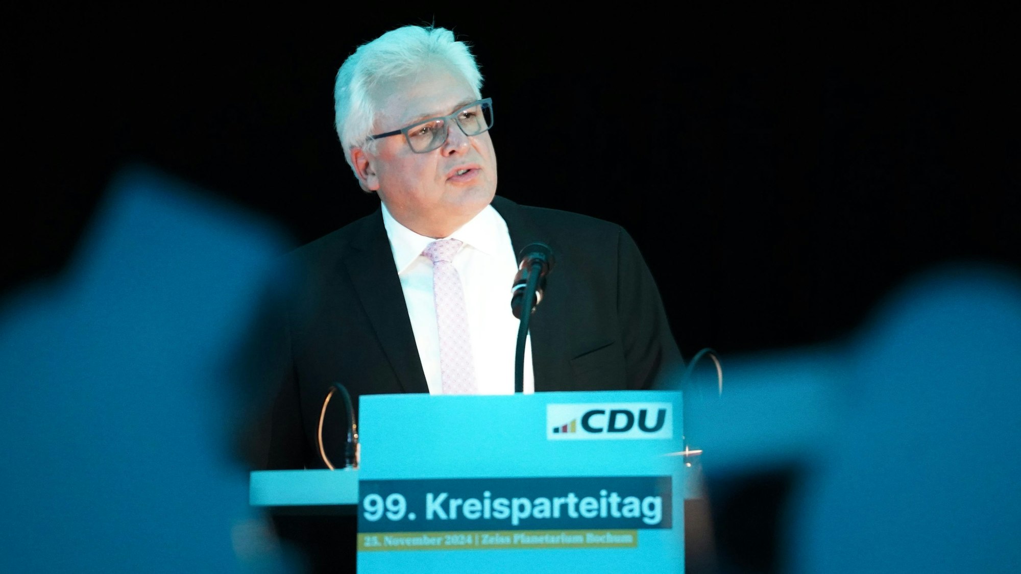 Marc Adomat beim Nominierungsparteitag der CDU Bochum im Planetarium