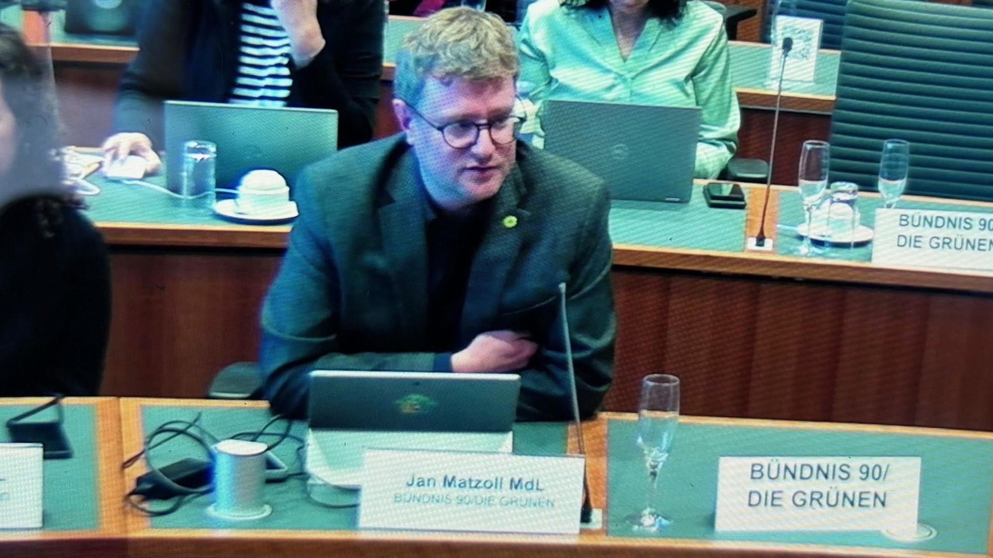 Jan Matzoll (Grüne) rechnet im Landtag mit dem Ford-Management ab.