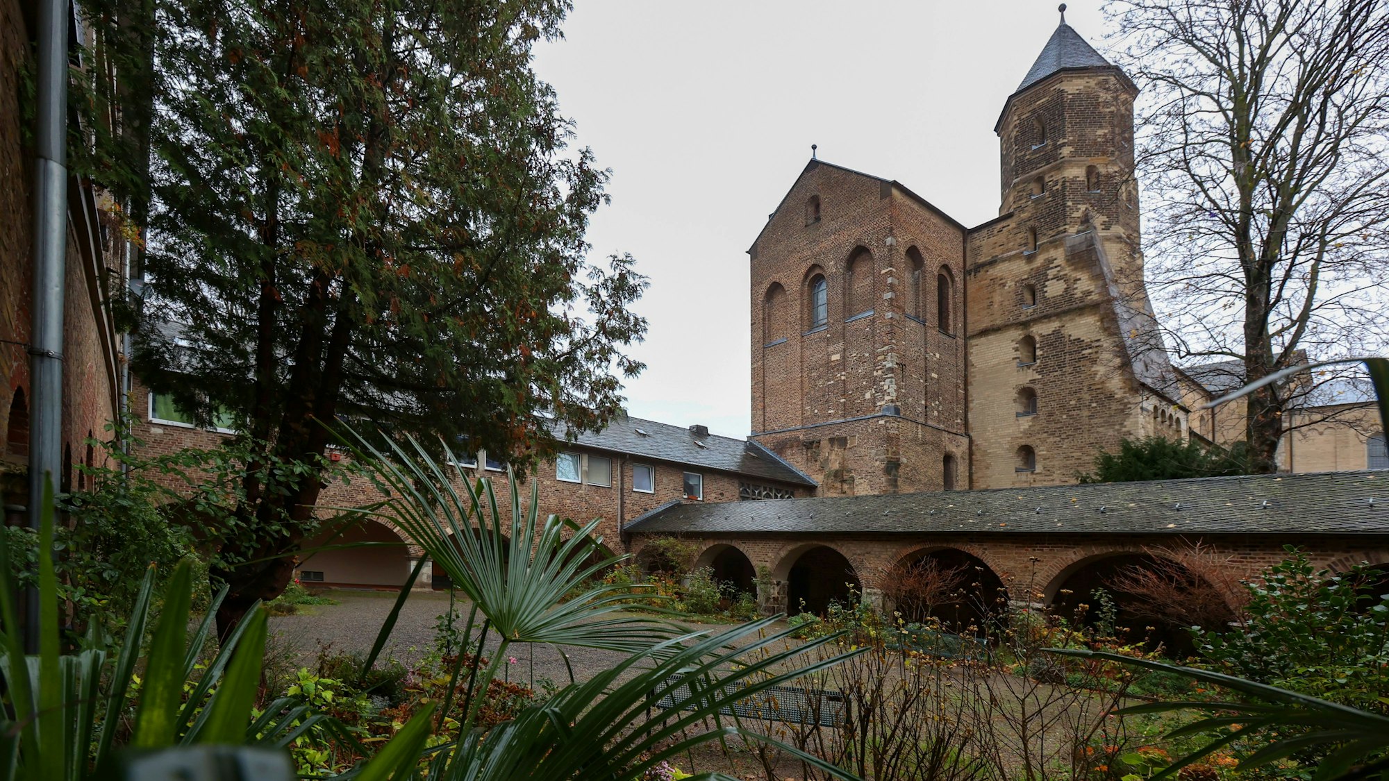 Der Innenhof der Kirche Sankt Maria im Kapitol