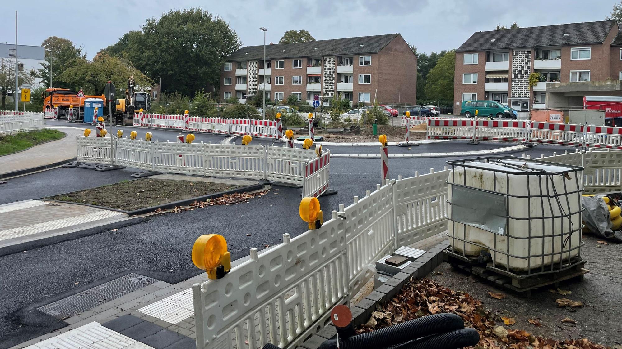 Die Arbeiten am Kreisverkehr Neukirchener Straße verzögern sich erneut. (Archivbild)