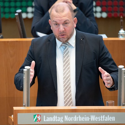 Klaus ESSER, AfD-Fraktion, bei einer Rede.