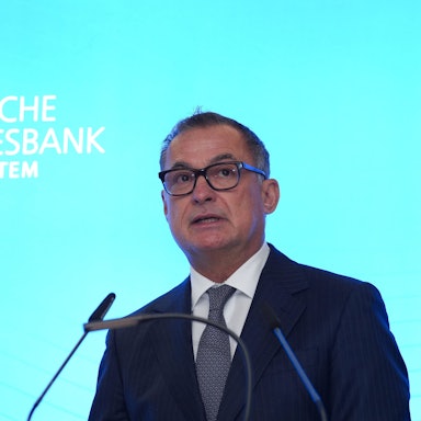 ARCHIV - 04.11.2024, Hamburg: Joachim Nagel, Präsident der Deutschen Bundesbank, spricht im Dienstgebäude der Bundesbank.