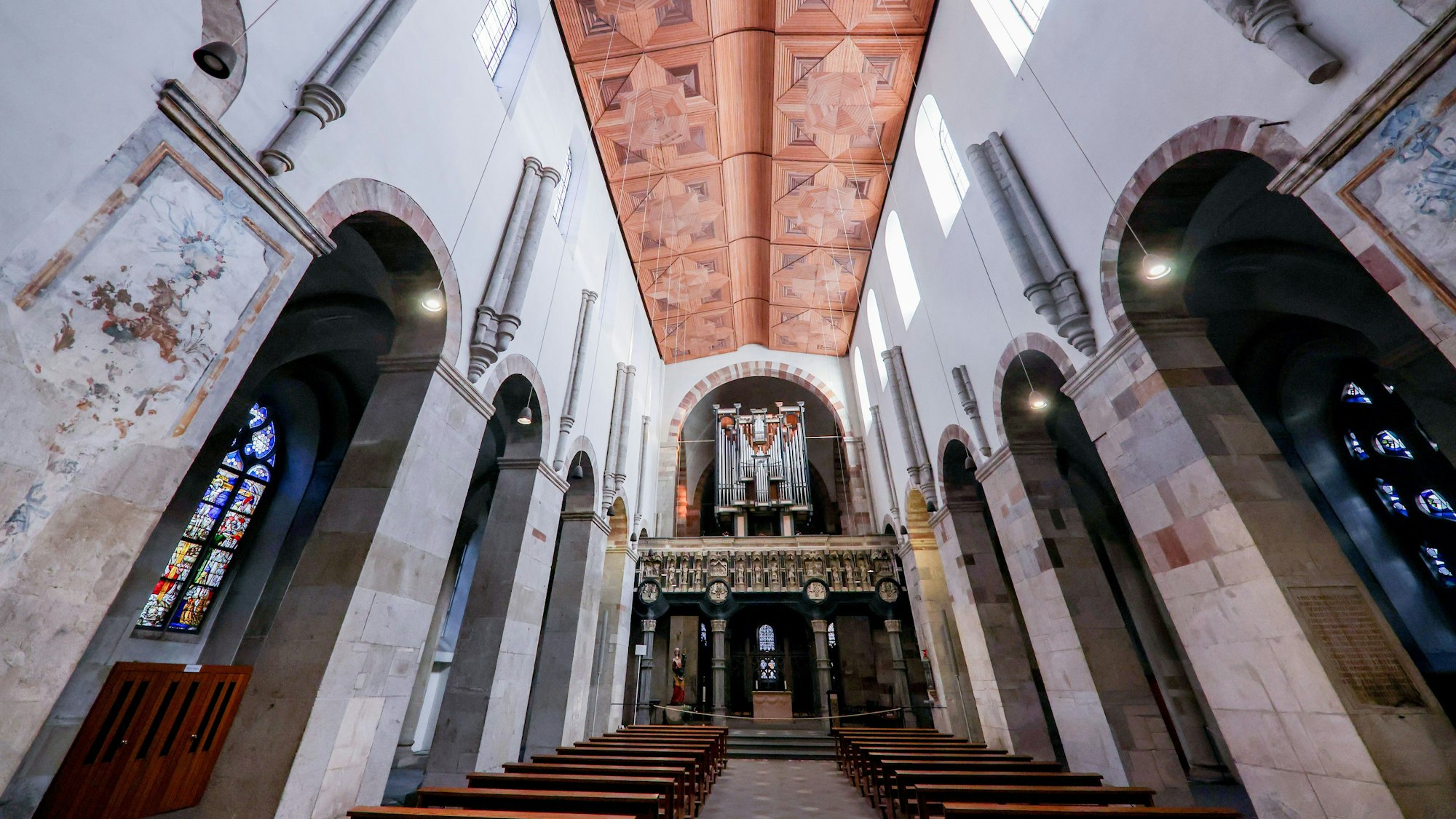 Blick in die Kirche St. Maria im Kapitol in der Kölner Altstadt