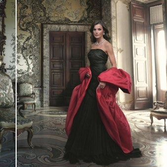 Porträt des spanischen Königs Felipe VI. und Letizia Ortiz von Annie Leibovitz für die Ausstellung „La tiranía de Cronos“ in Madrid.