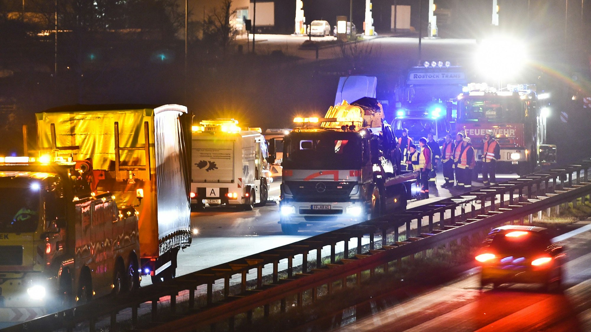 An einer Baustelle auf der Autobahn ist es zu einem tödlichen Unfall gekommen (Symbolfoto).