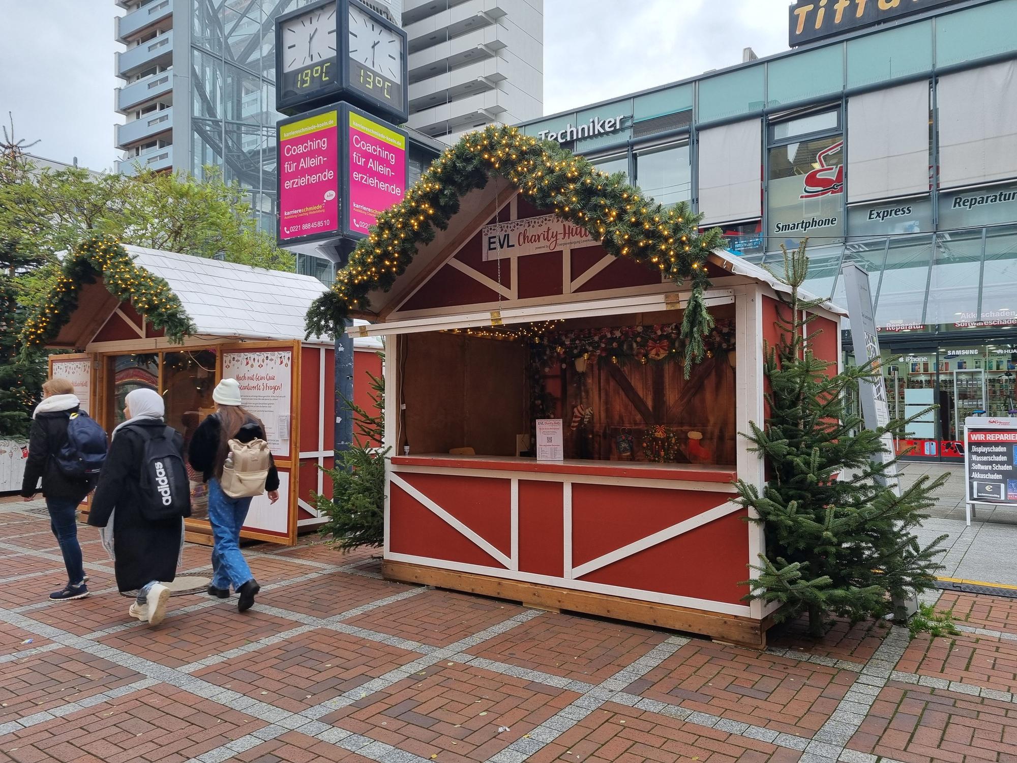 Das Sozialhäuschen auf dem Wiesdorfer Weihnachtsmarkt