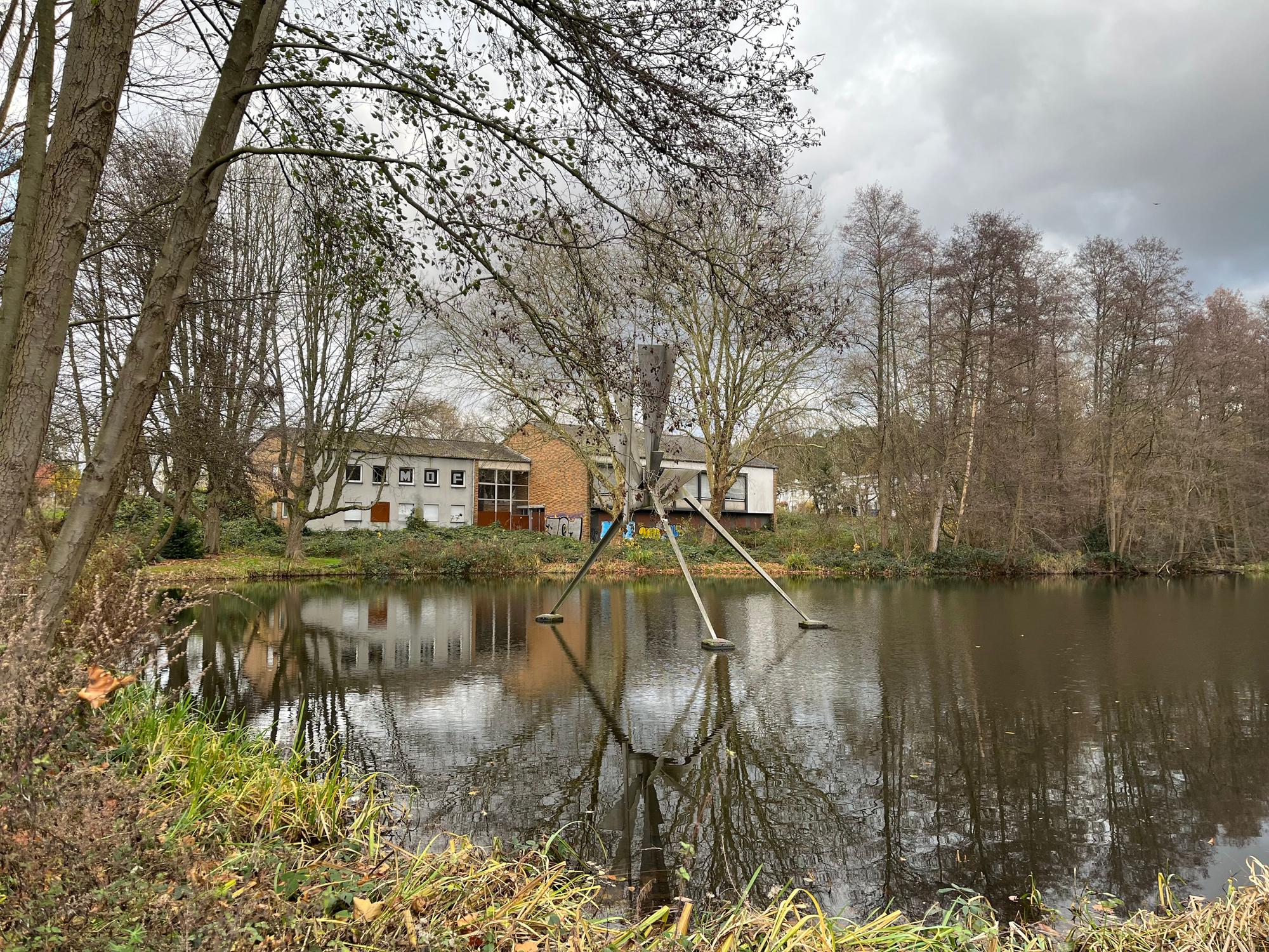 Alkenrath, Blick über den Weiher