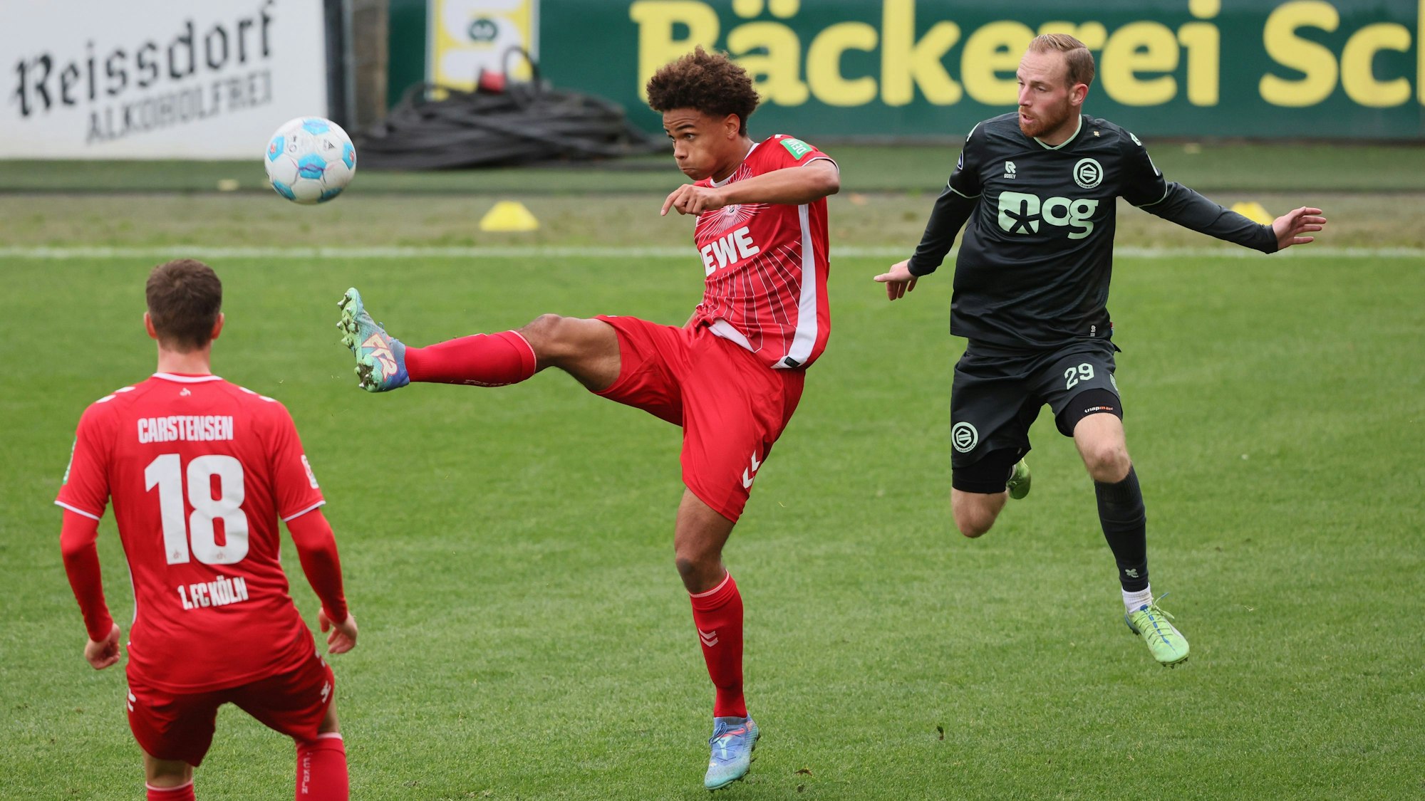 Testspiel im Franz-Kremer-Stadion, 1. FC Köln vs. FC Groningen (Eredevesie Niederlande), Neo Telle (1. FC Köln), 14.10.2024, Bild: Herbert Bucco