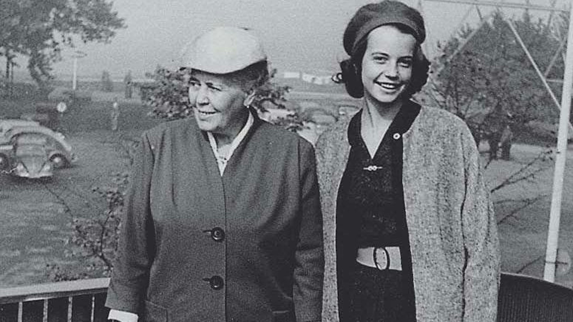 Brüssel, Belgien 1958:
Gründungsmitglied Käte Ahlmann und Rosely Schweizer, Enkelin von Käte Ahlmann und langjährige VdU-Ehrenpräsidentin