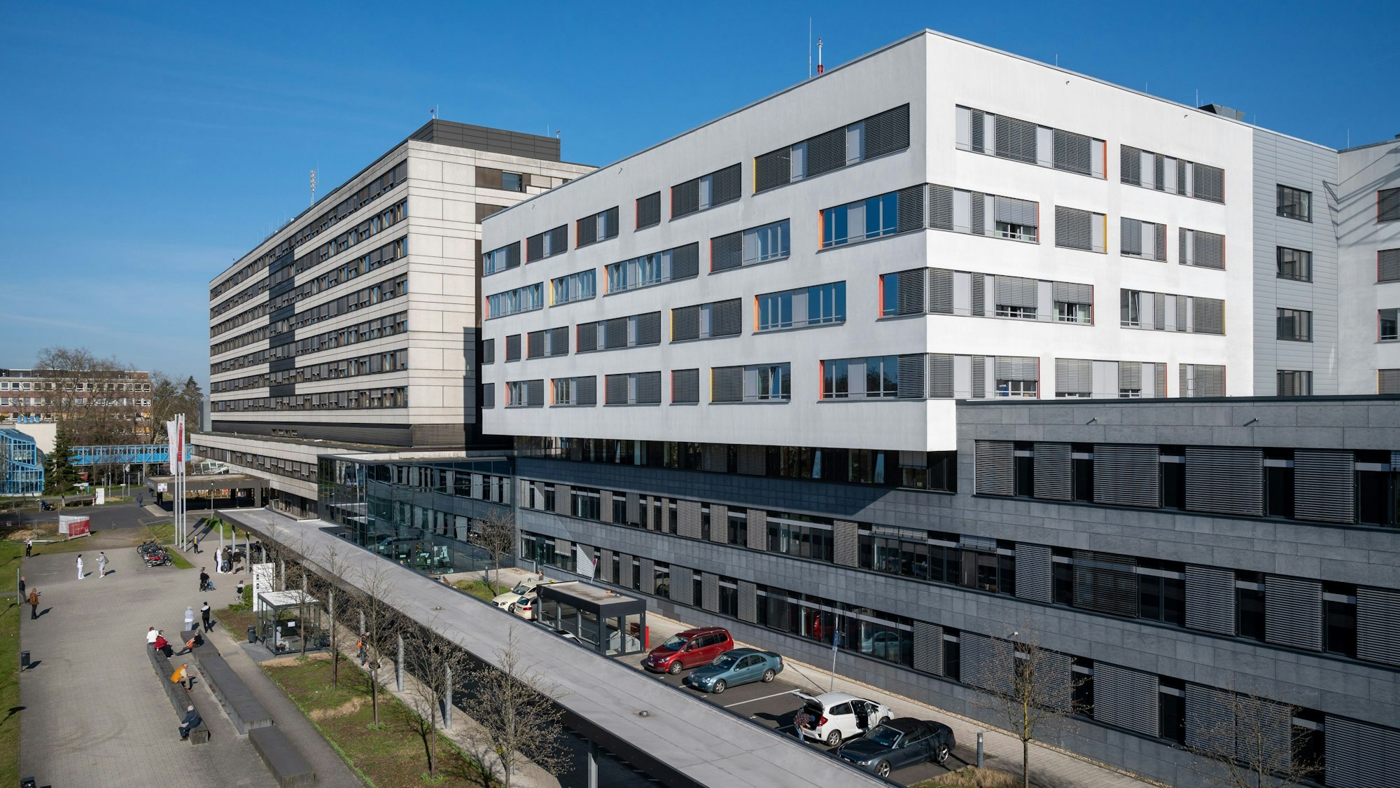 Das Krankenhaus der städtischen Kliniken in Merheim: Hier entsteht ein neuer Gesundheitscampus (Archivbild).