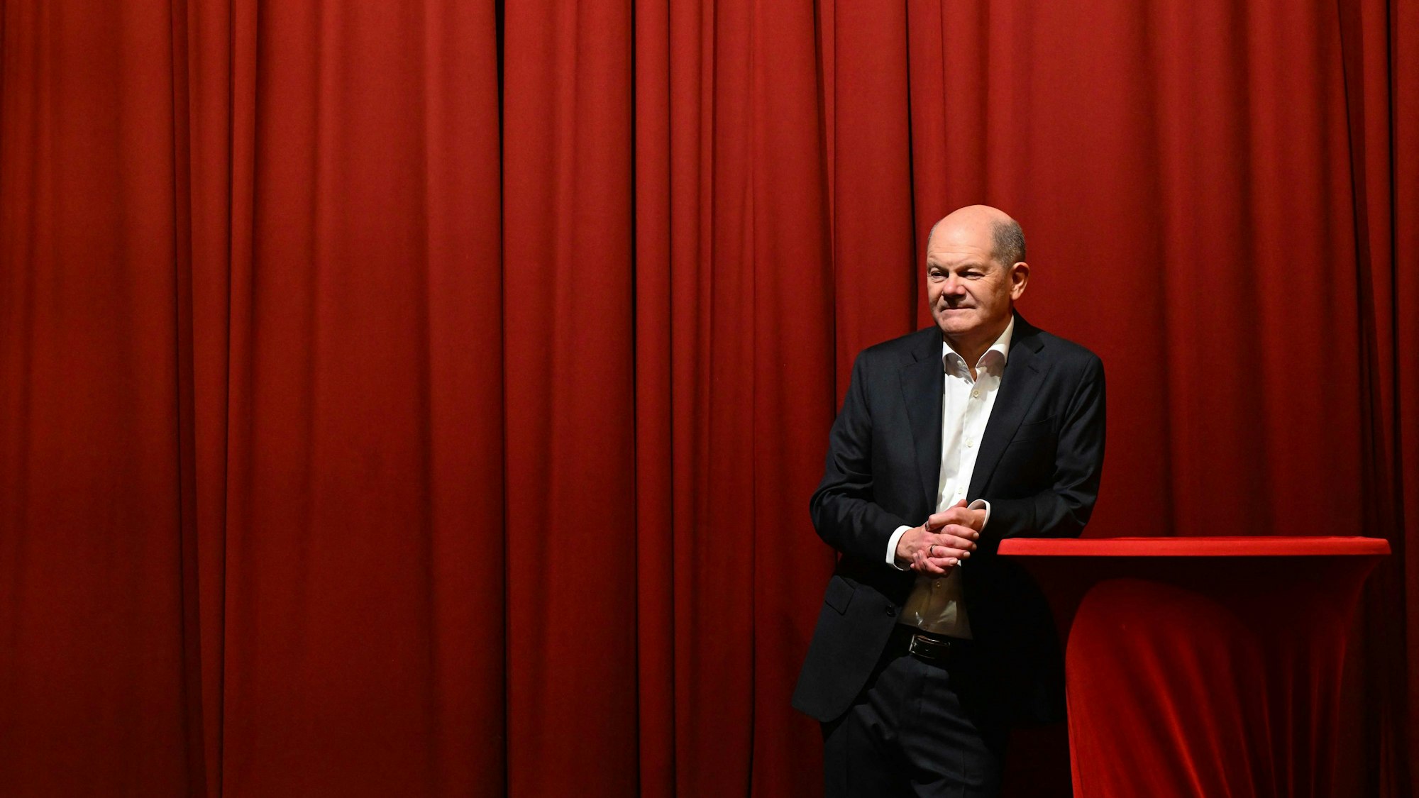 Bundeskanzler Olaf Scholz spricht bei einer Veranstaltung in seinem Wahlkreis in Brandenburg.