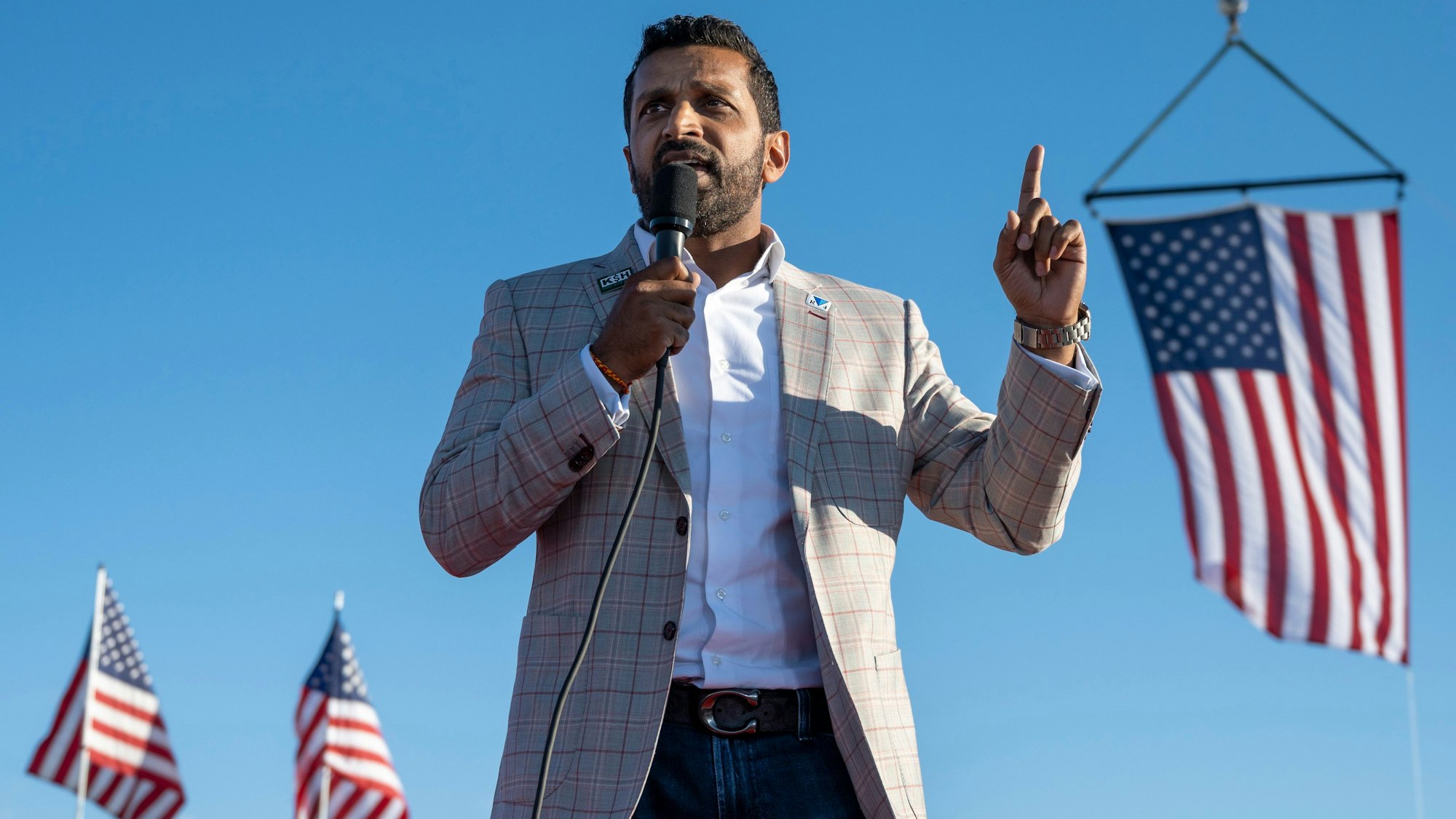 Kash Patel bei einer Kundgebung.