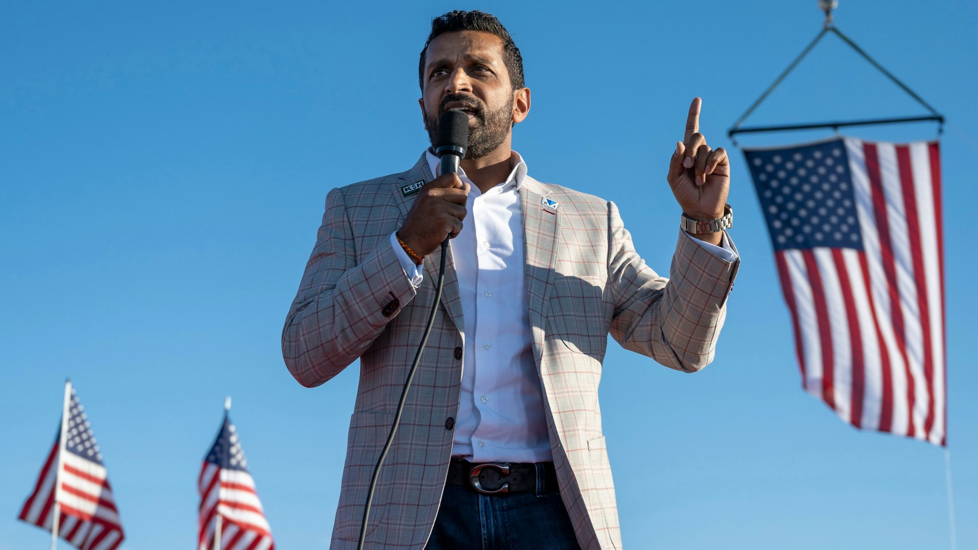 Kash Patel bei einer Kundgebung.