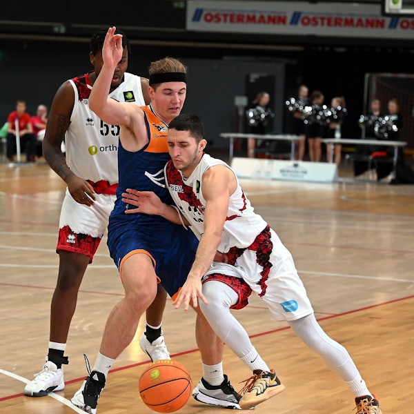 01.12.2024, Basketball-Bayer Giants - Rostock
rechts: Dimitrije Djordjevic (Bayer)
Foto: Uli Herhaus