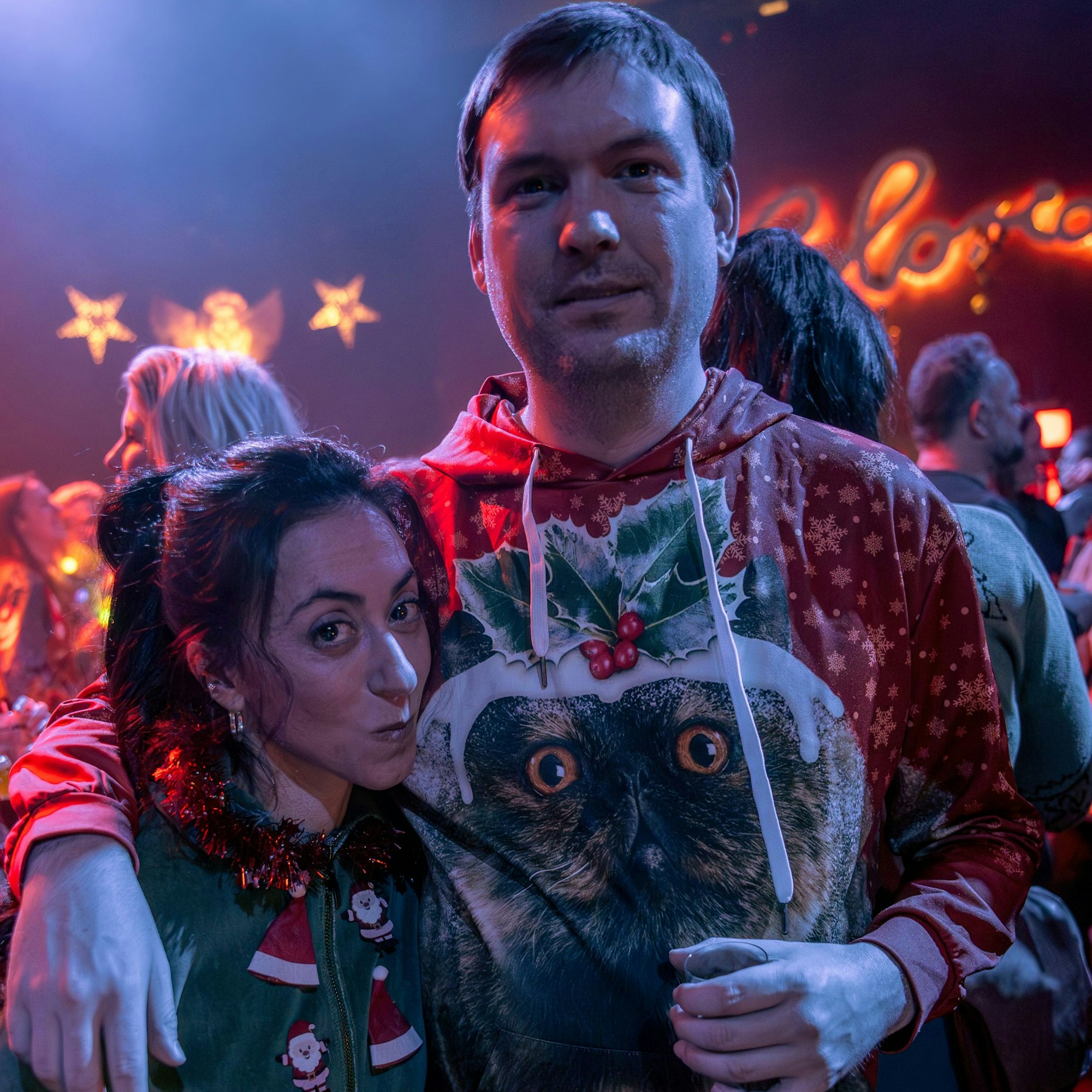 Claudia hat ihren Pullover gebastelt, den für Tobias hat sie auf Ebay bestellt.