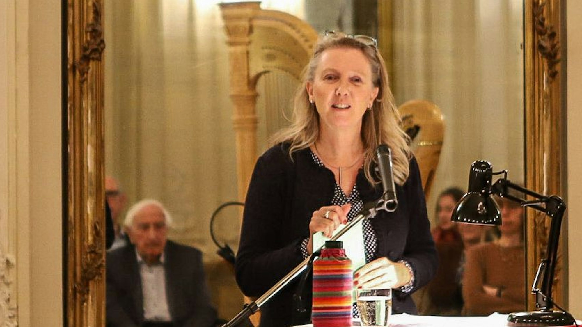 Uta Wagner hält zu Beginn eine kurze Rede.