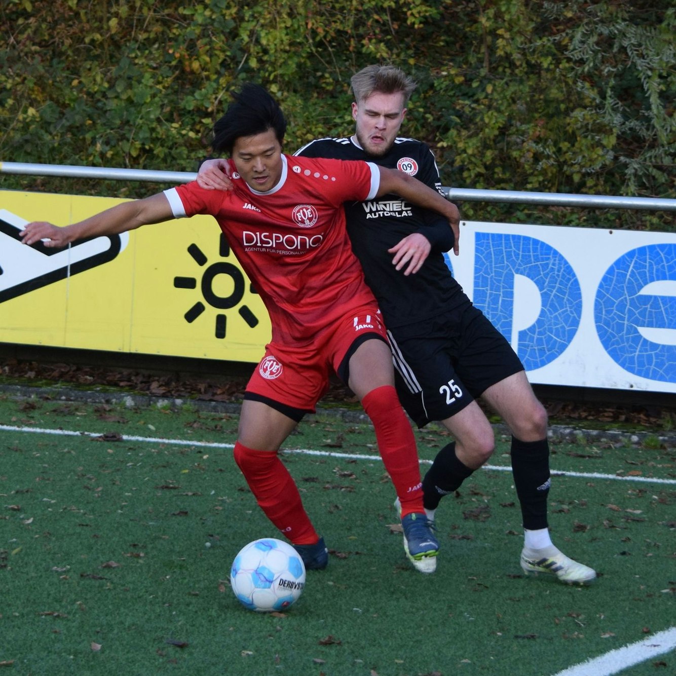 Jan Ecke beim Zweikampf