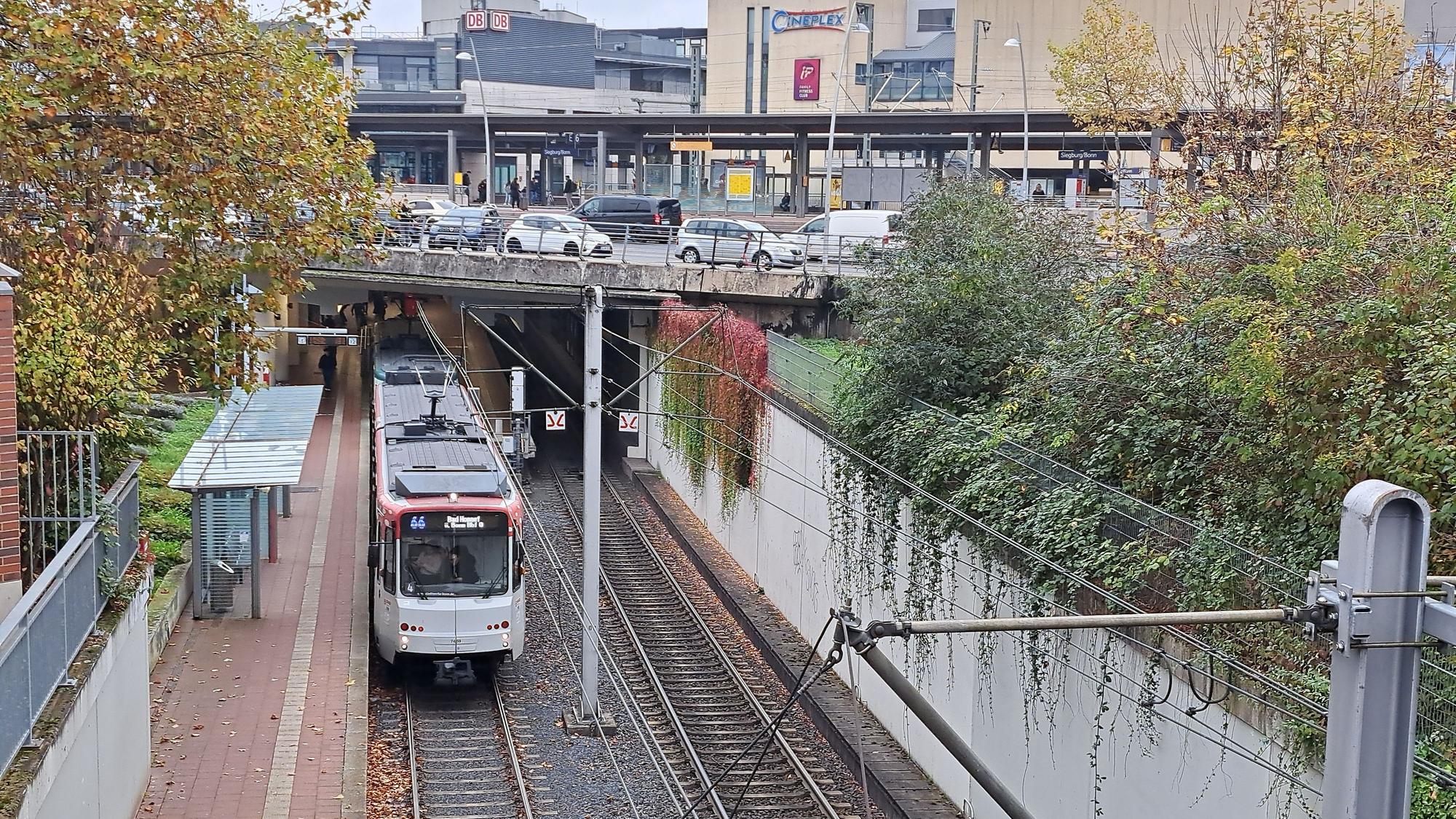 Auch die Stadtbahnlinie 66 ist von dem Ausfall der Bonner Stadtbahnen betroffen. Auf ihrer Strecker verkehren teilweise Wagen der KVB. Sie soll aber weiter im Takt fahren.