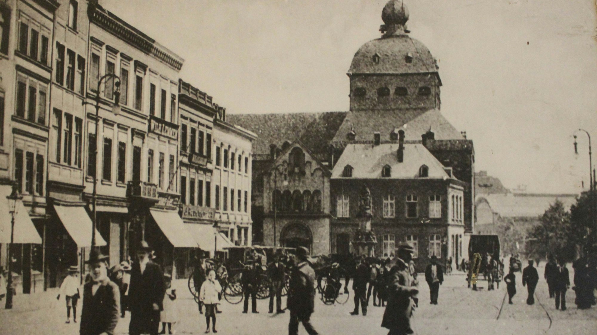 Das Foto zeigt den Waidmarkt um 1900.