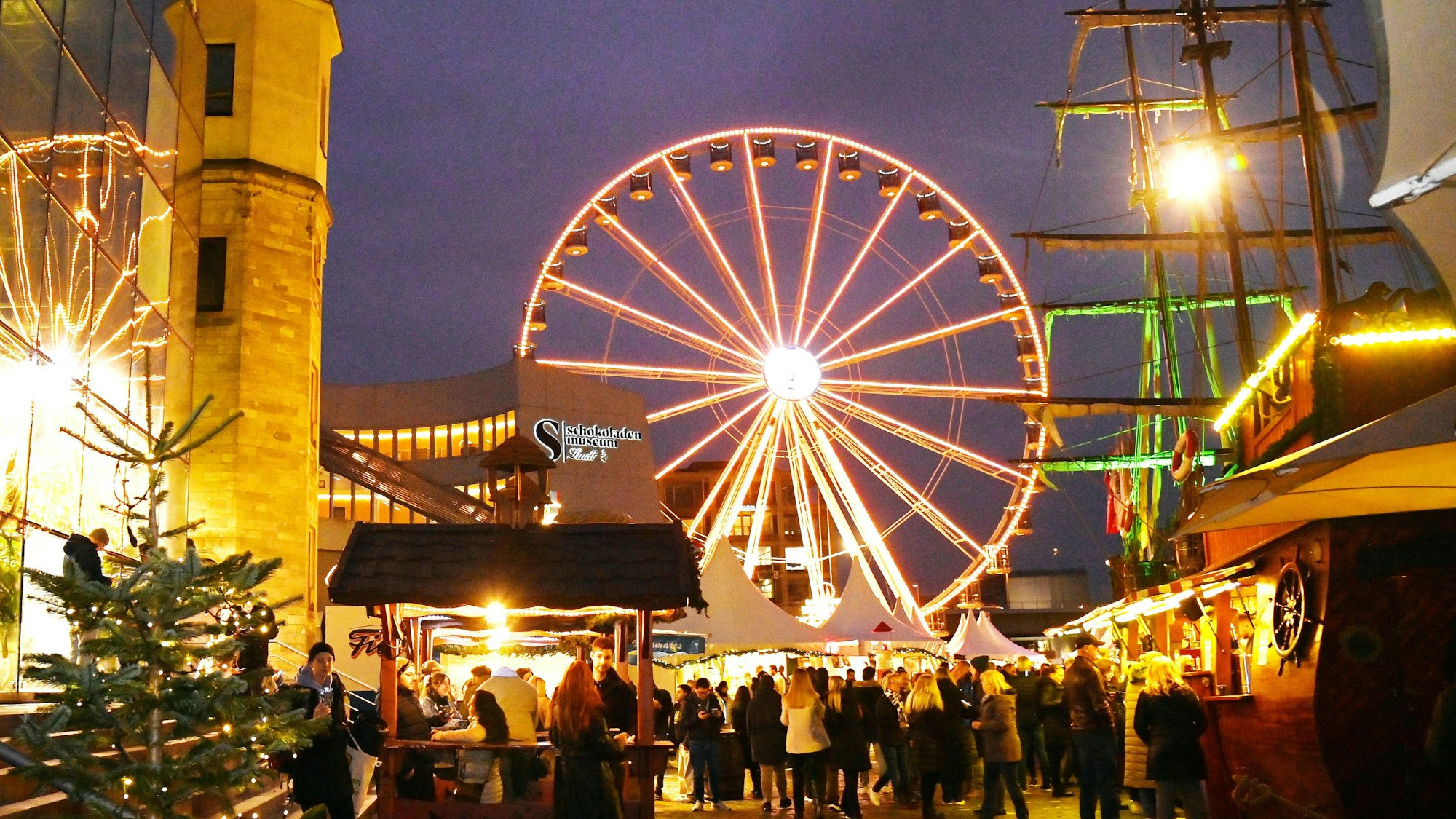 Der Hafen-Weihnachtsmarkt sticht in See. (Archivbild)