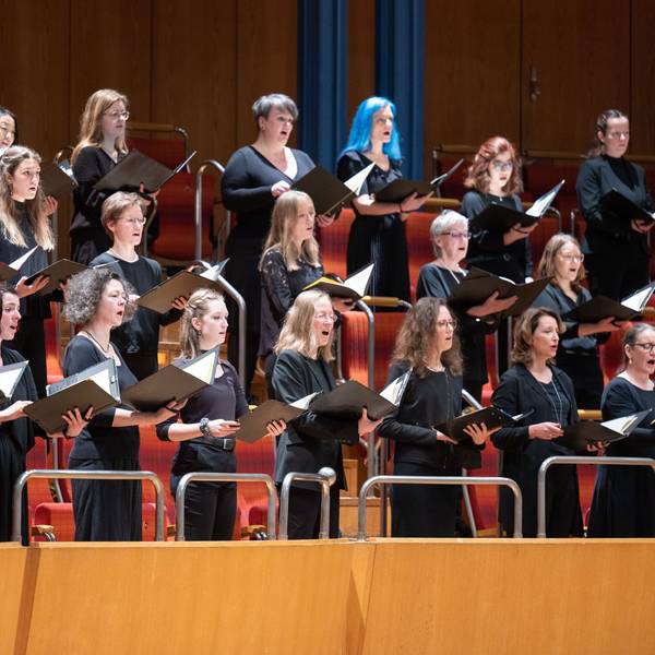 Sänger des Chors Kölner Kurrende in der Philharmonie.
