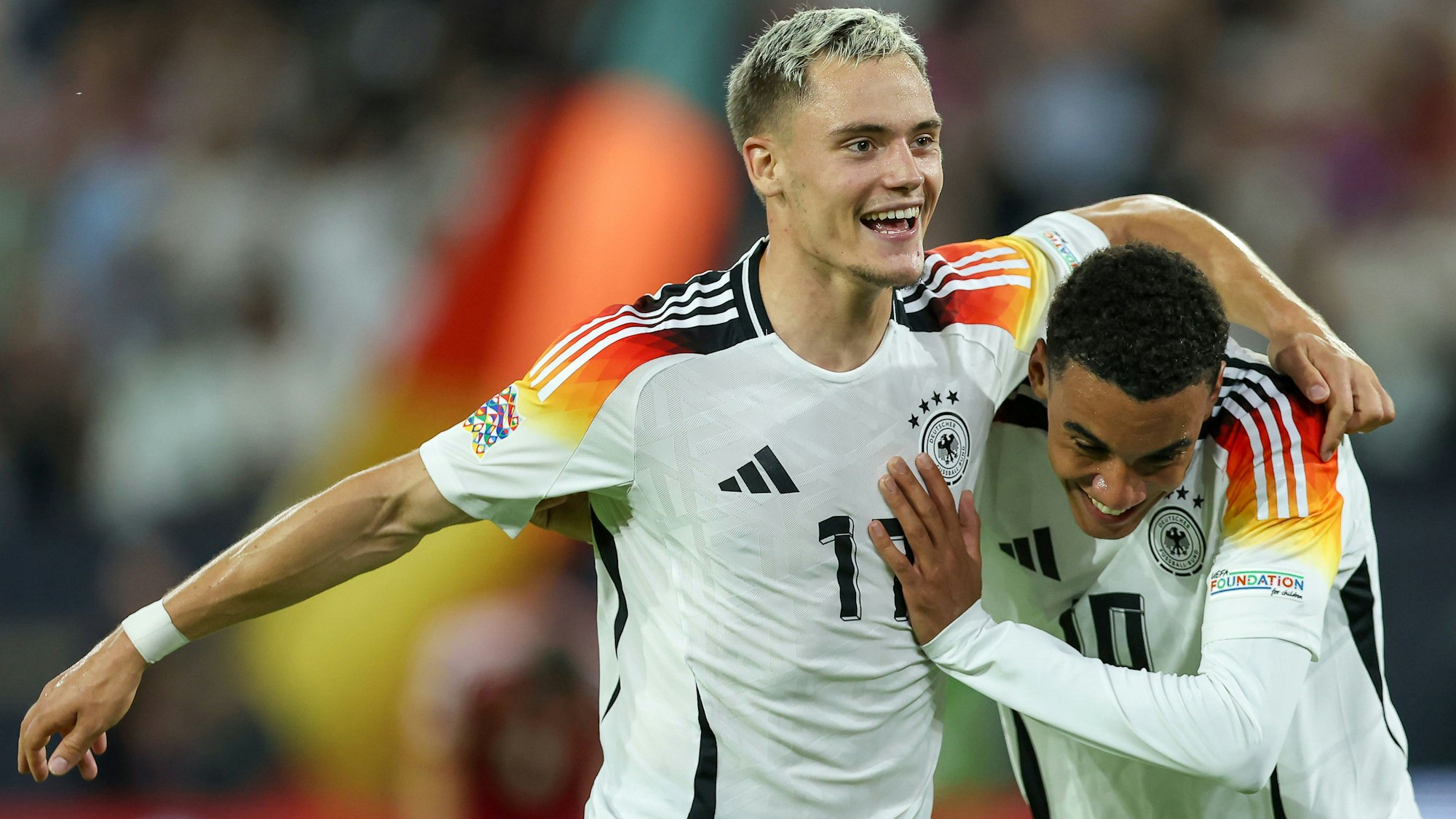 Spaß bei der Nationalmannschaft: Florian Wirtz (l.) und Jamal Musiala