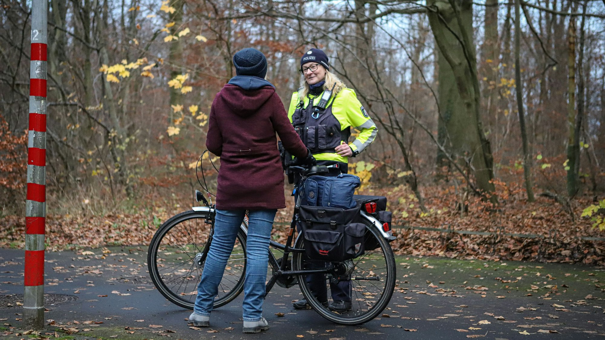 Polizei, ADAC und ADFC sorgten dafür, das alle Fahrradfahrer verkehrssicher unterwegs sind.