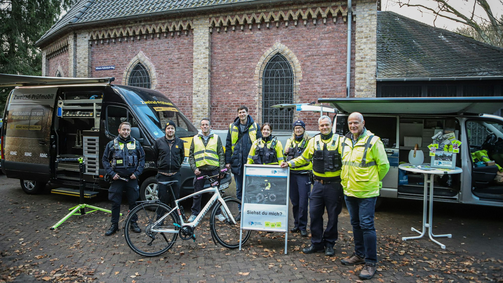 Der ADAC reparierte vor Ort kleine Defekte an Fahrrädern.