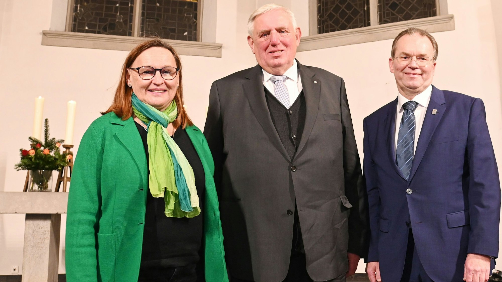 Zu sehen sind von links nach rechts: Brigitta von Bülow, Minister Laumann, Dr. Bernhard Seiger.
