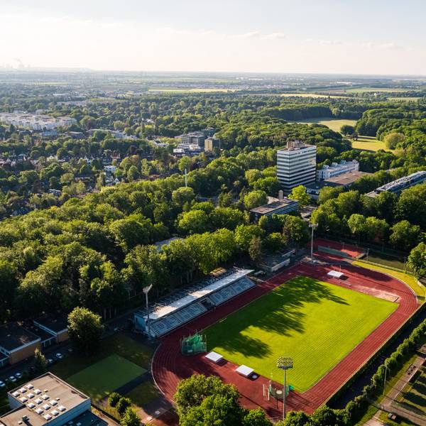 Luftaufnahme des Campus der Deutschen Sporthochschule Köln