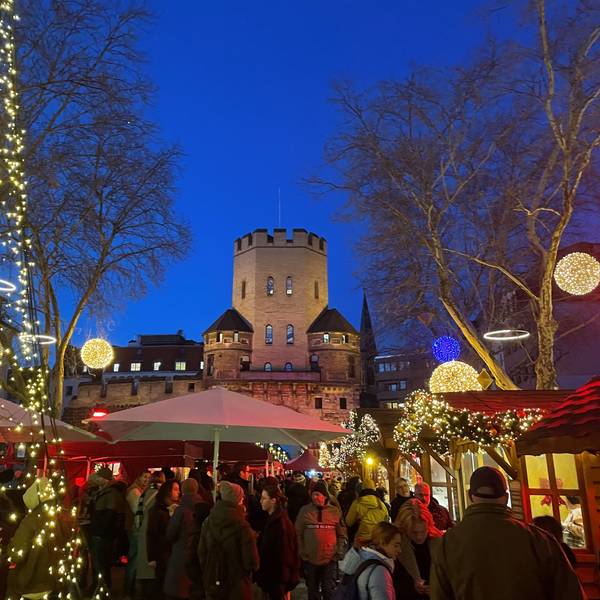 Der Weihnachtsmarkt 2024 auf dem Chlodwigplatz in der Kölner Südstadt.
