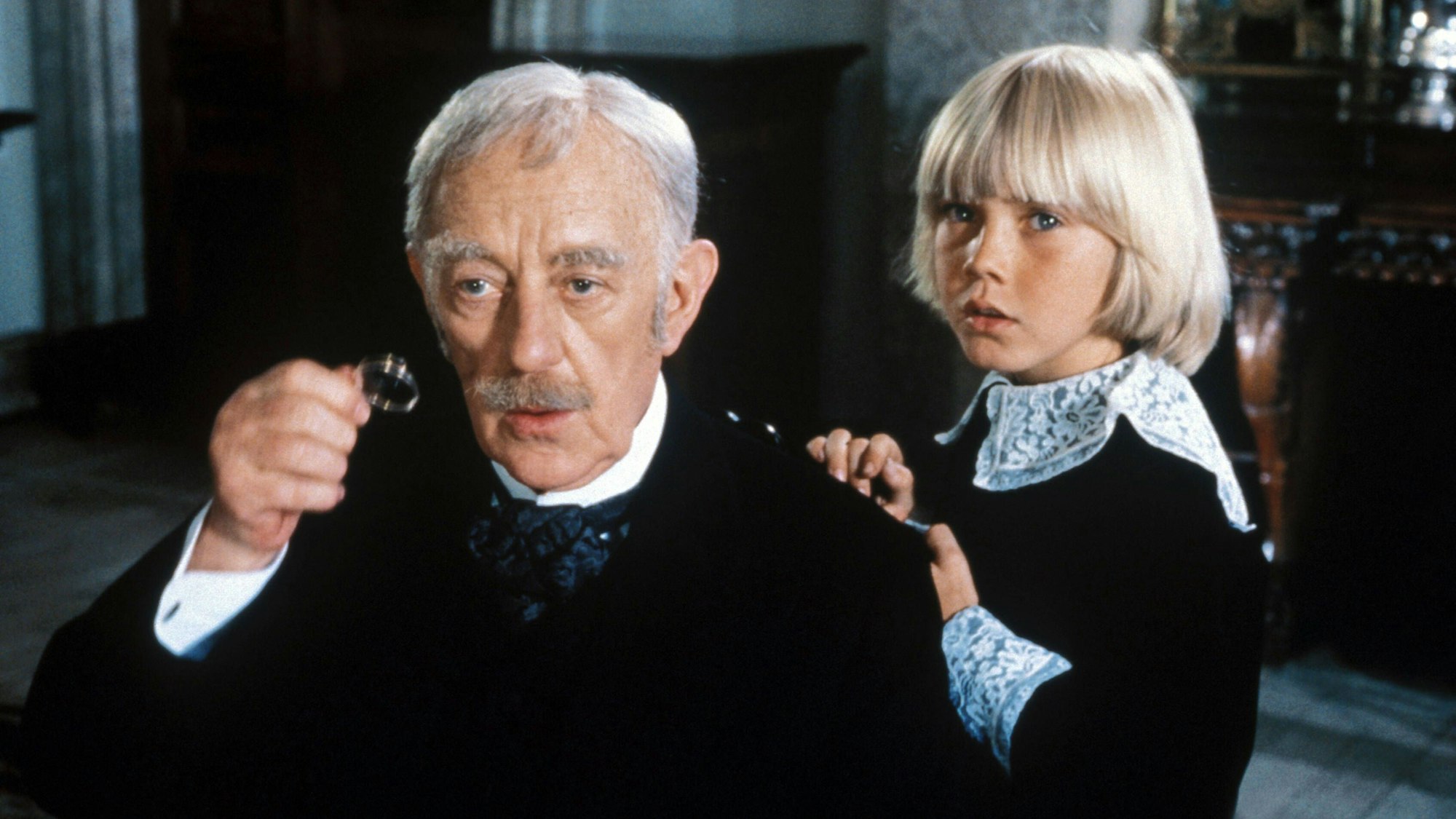 Alec Guinness und Ricky Schroder spielten die Hauptrollen in dem britischen Fernsehfilm „Der kleine Lord“, der jedes Jahr zur Weihnachtszeit wiederholt wird.
