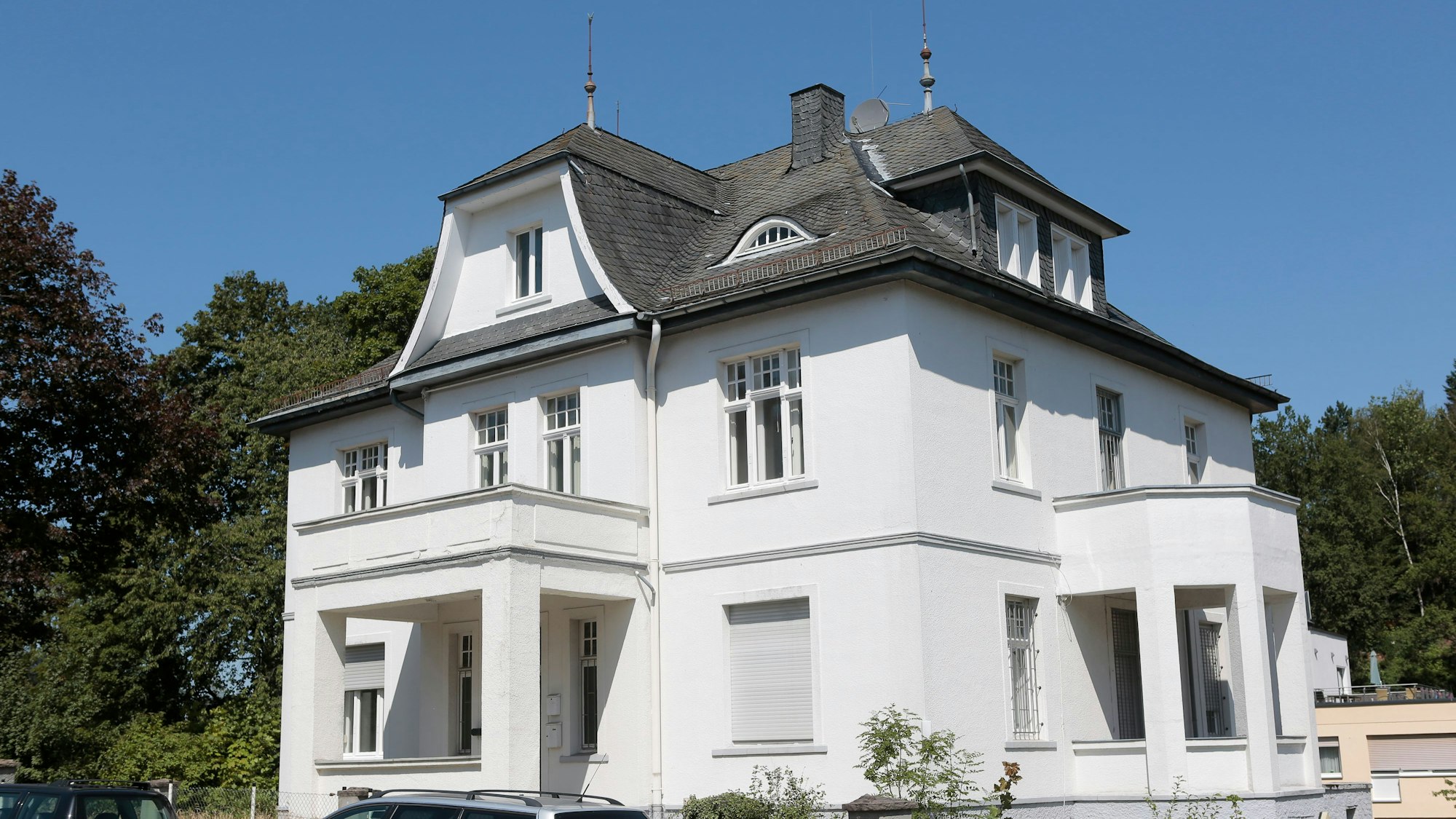 Das Foto zeigt die denkmalgeschützte Villa Sander.