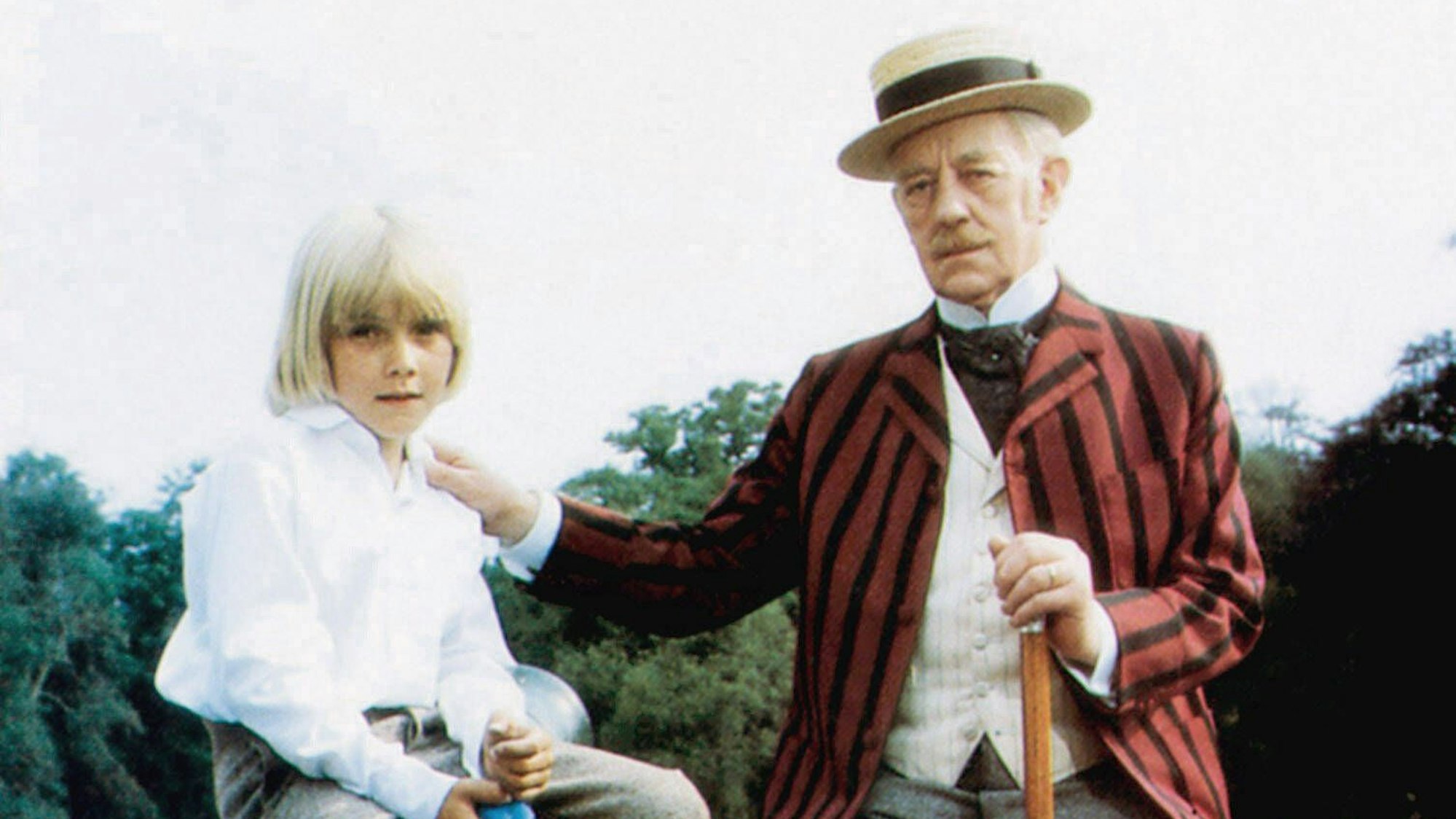 Ricky Schroder und Alec Guinness in einer Szene von „Der kleine Lord“.