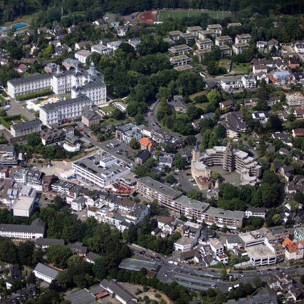 Das Rathaus in Bensberg, ein Böhm-Bau, braucht eine neue Heizung.