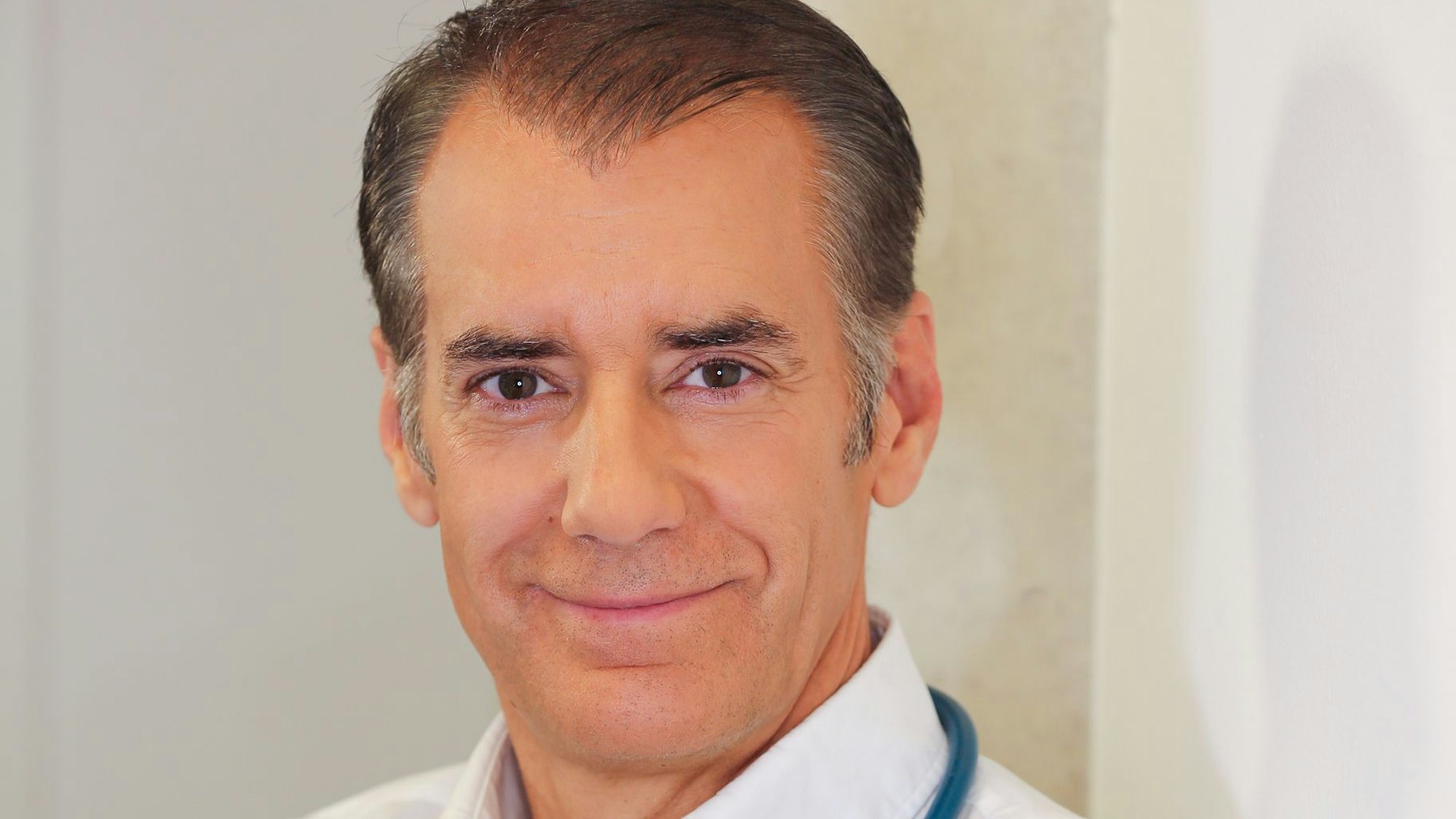 Der Kölner Arzt Dr. Thomas Kurscheid hat schon viele Menschen mit Adipositas betreut.