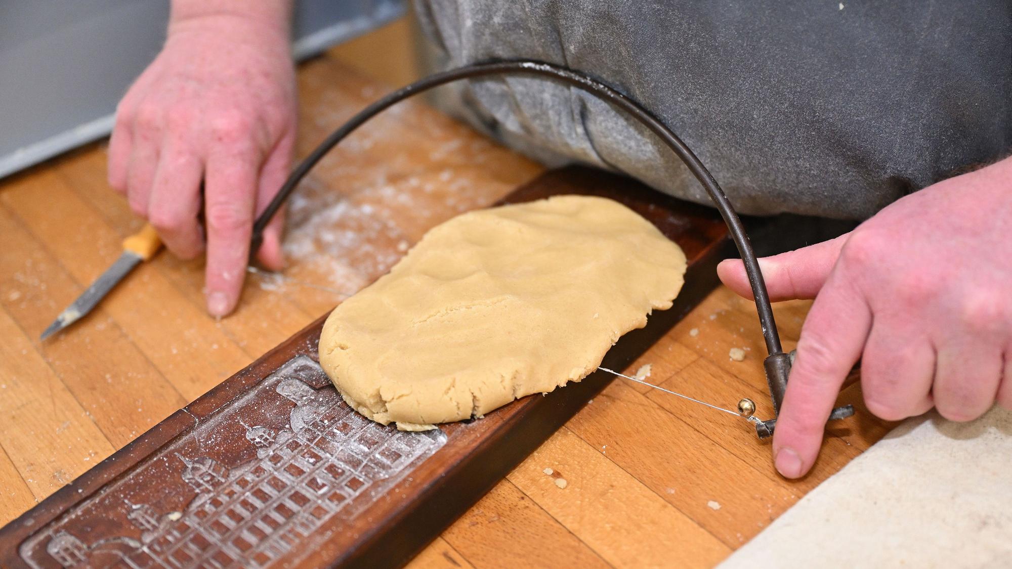 Bäckerei Fritzen. Alte Spekulatiusform mit dem Motiv Bensberger Schloß