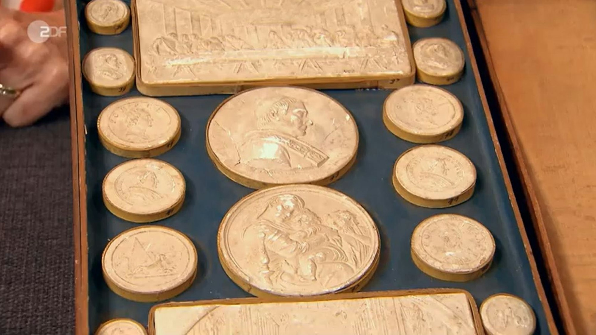 Die Reisesouvenirs bei der Expertise von „Bares für Rares“.