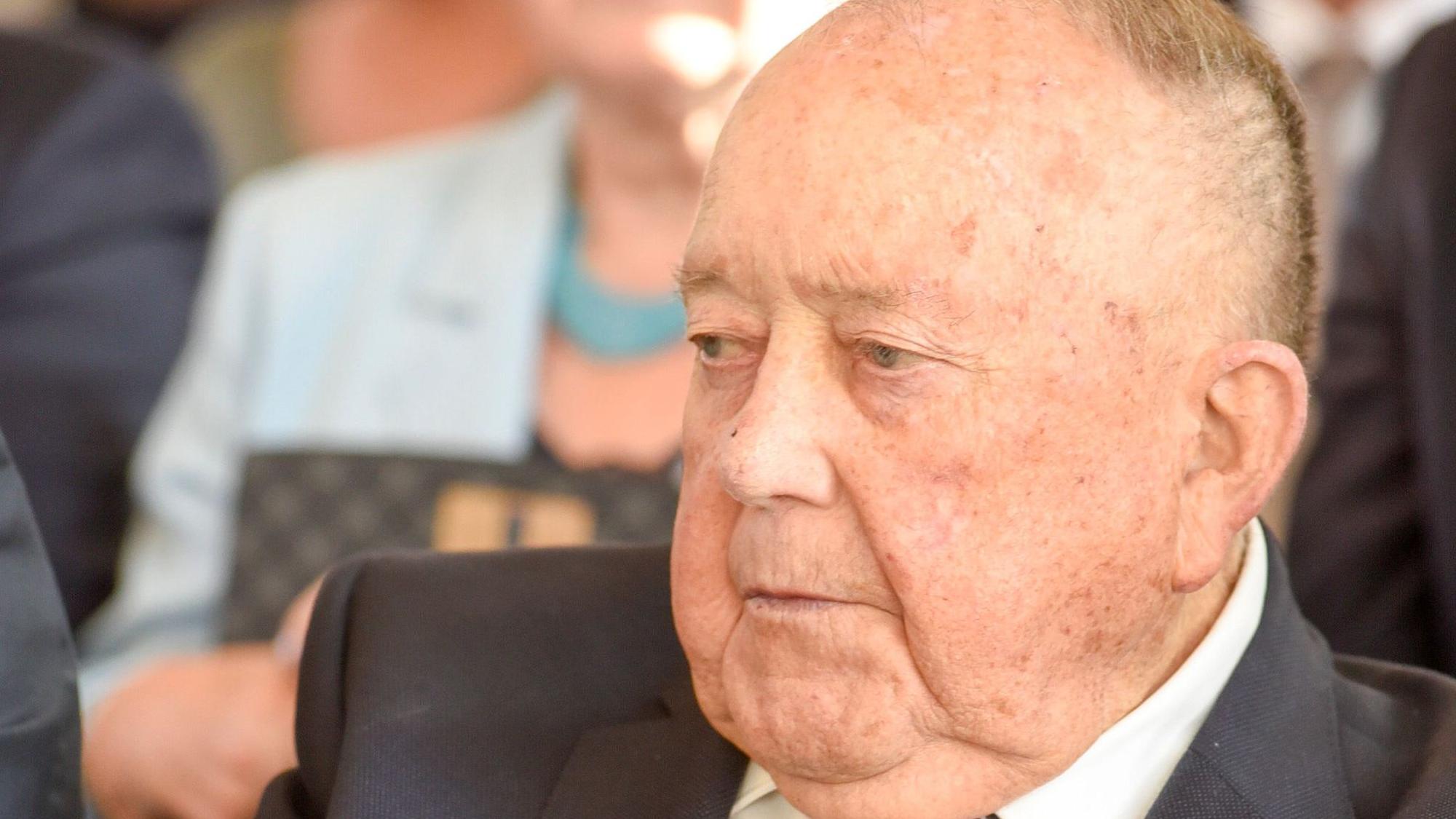 Eine der letzten Aufnahmen bei einem seiner öffentliche Auftritte: Bernhard Worms war zur Feierstunde anlässlich des Tags der Deutschen Einheit gekommen.