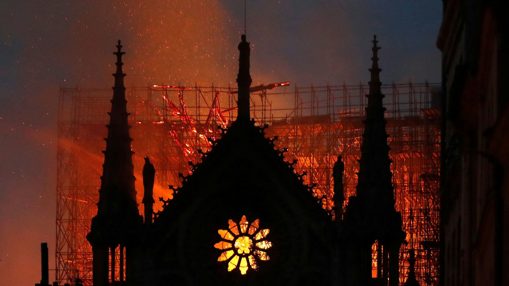 2019 brannte die berühmte Kirche Notre Dame in Paris.